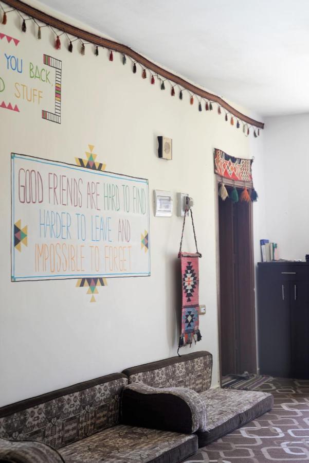 Happy Bedouin House Petra Bed and Breakfast Al Hayy Exteriör bild