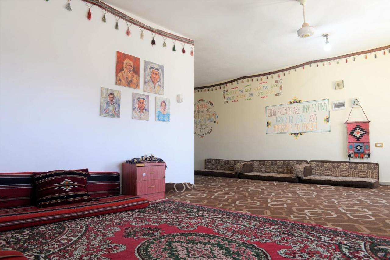 Happy Bedouin House Petra Bed and Breakfast Al Hayy Exteriör bild