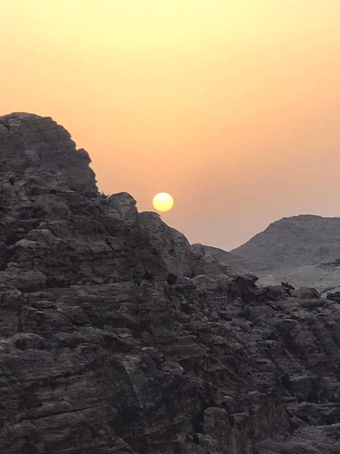 Happy Bedouin House Petra Bed and Breakfast Al Hayy Exteriör bild