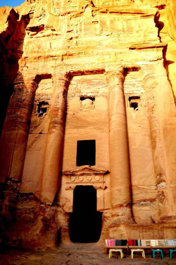 Happy Bedouin House Petra Bed and Breakfast Al Hayy Exteriör bild